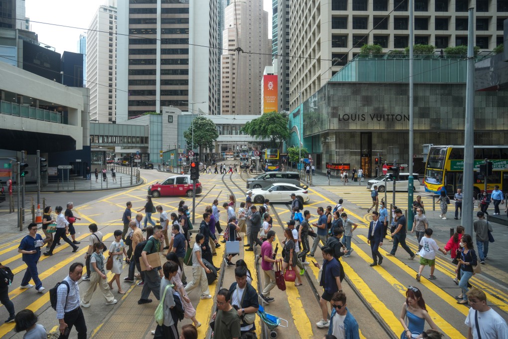 Residents travelling to mainland China for business, tourism, family visits and cultural and academic exchanges can apply for the visas, which permit stays of up to 180 days at a time. Photo: Sam Tsang