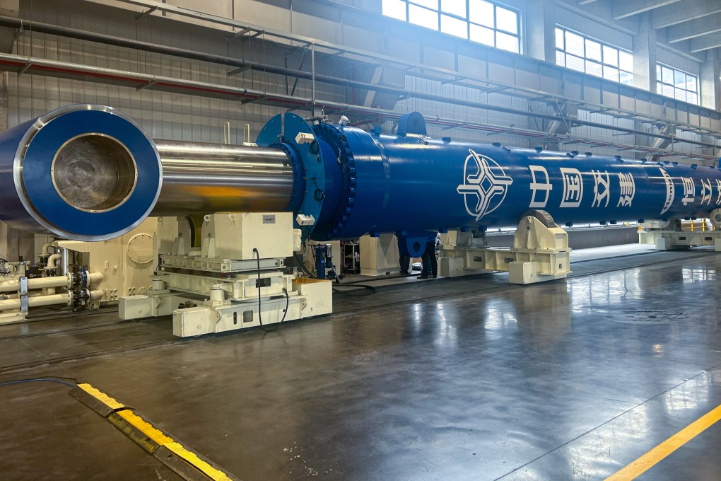 The massive hydraulic cylinder for large pile-driving vessels engaged in marine infrastructure projects rolled off the assembly line in Changzhou, Jiangsu province, on Tuesday. Photo: CCTV