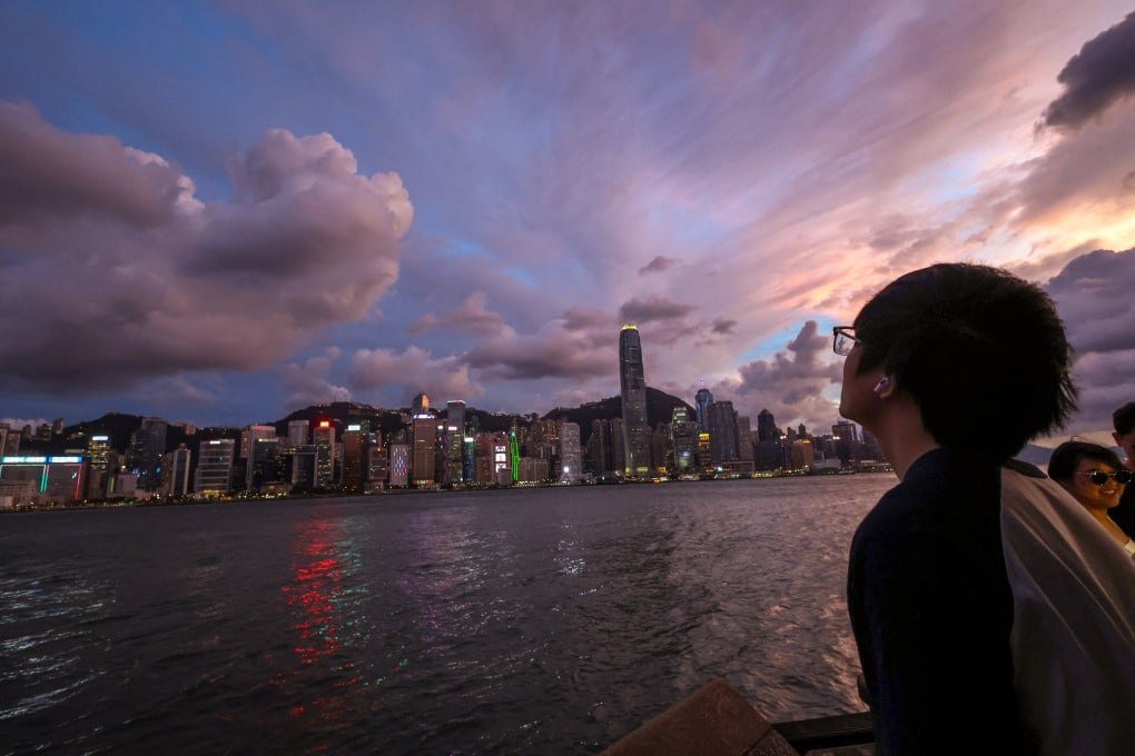 The Observatory says fair weather is expected to persist in the short term, with the temperature set to climb above 33 degrees Celsius on Saturday. Photo: Dickson Lee