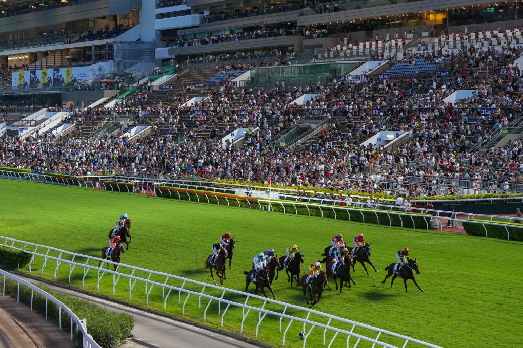Crowds at the Sha Tin Racecourse. Hong Kong culture chief Kevin Yeung says authorities have been in discussions with the Jockey Club to promote horse racing tourism. Photo: Sam Tsang