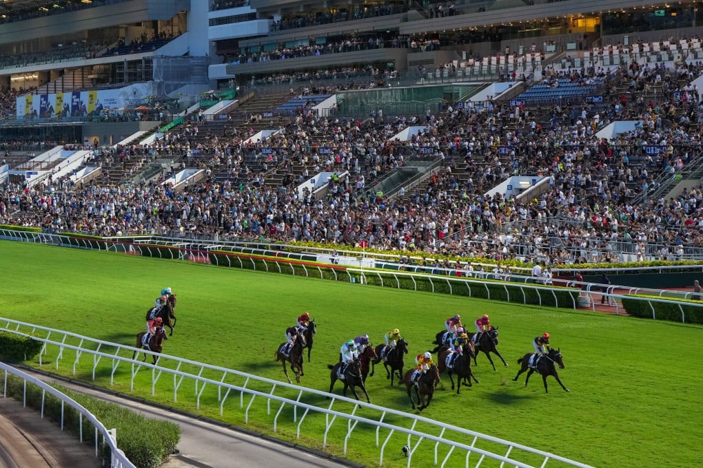 Crowds at the Sha Tin Racecourse. Hong Kong culture chief Kevin Yeung says authorities have been in discussions with the Jockey Club to promote horse racing tourism. Photo: Sam Tsang