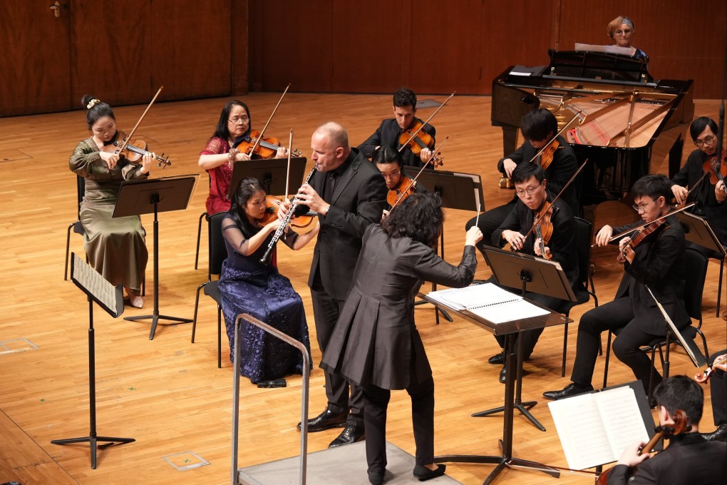 Sharon Choa conducts the City Chamber Orchestra of Hong Kong and oboist Vilem Veverka in a performance of Martinu’s Concerto for Oboe, part of an evening of “Czech Classics”. Photo: City Chamber Orchestra of Hong Kong