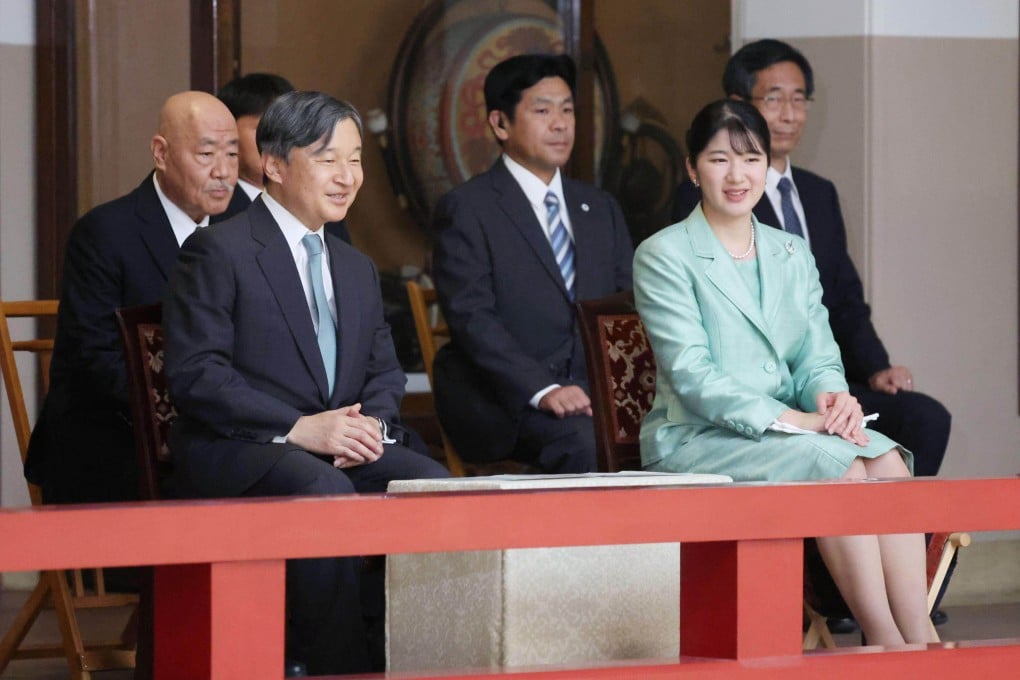 Japanese Emperor Naruhito (front row, left) and his daughter Princess Aiko attend a performance at the Imperial Palace in Tokyo on October 20. Photo: Kyodo