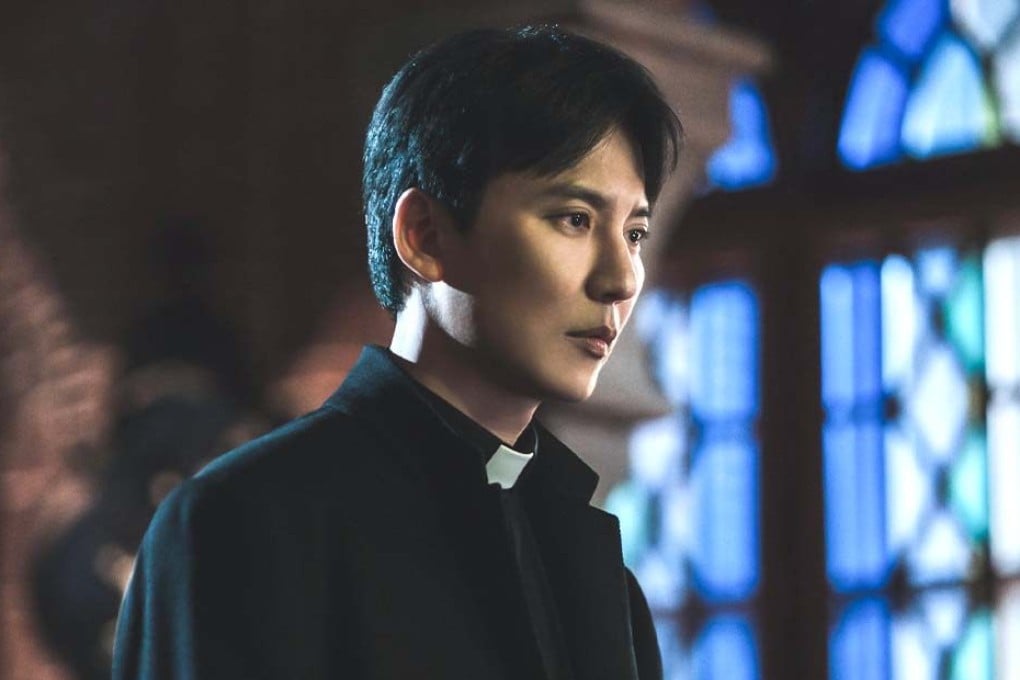 Kim Nam-gil as unorthodox priest Kim Hae-il in a still from The Fiery Priest season two, a Korean drama on Disney+.