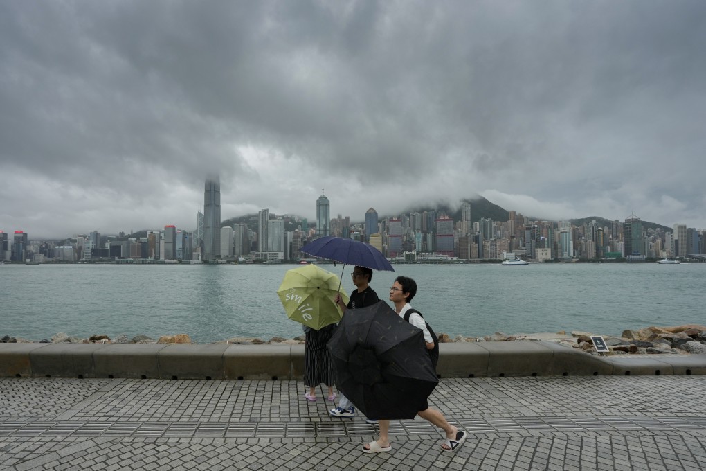 It is not the first time for Hong Kong to experience a No 8 signal in November. Photo: Eugene Lee