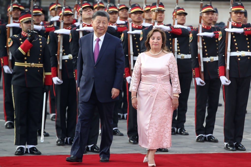 President of Peru Dina Boluarte (right), receives the President of China Xi Jinping in Lima, Peru on November 14, 2024. Photo: EPA-EFE