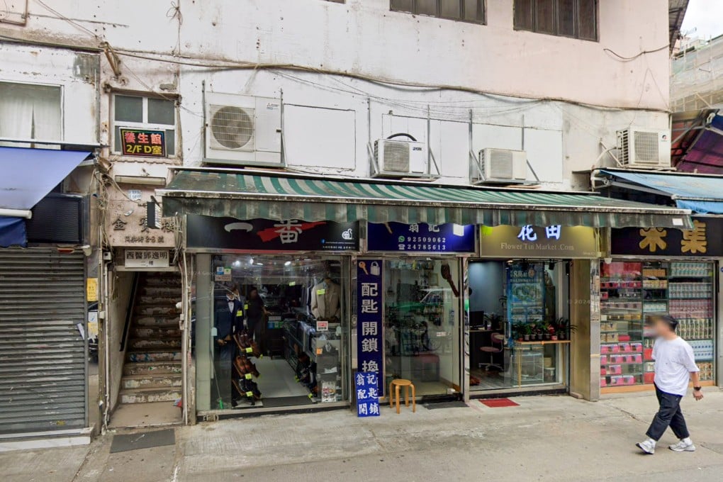 The victim was approached on Tung Lok Street in Yuen Long. Photo: Google Maps