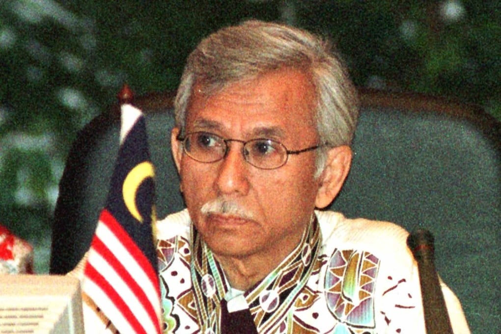 Then Malaysian Finance Minister Daim Zainuddin chairs an Asean meeting in Kuala Lumpur in 2001. Photo: AFP