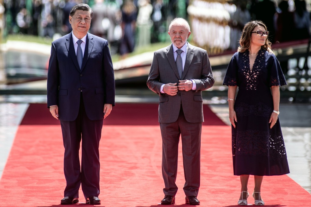 Chinese President Xi Jinping is received with state honours by Brazilian President Luiz Inacio Lula da Silva, accompanied by his wife, Rosangela ‘Janja’ da Silva, in Brasilia on Wednesday. Photo: EPA-EFE
