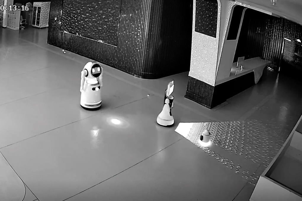 Erbai, a small robot developed by Chinese start-up Hangzhou Erbai Intelligent Technology, has “incited” bigger robots to escape from an exhibition hall at night. Photo: 我系二白 via Douyin