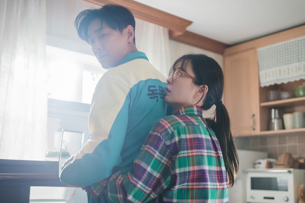 Ju Ji-hoon as Seok Ji-won (left) and Jung Yu-mi as Yoon Ji-won in a still from K-drama romcom Love Your Enemy.