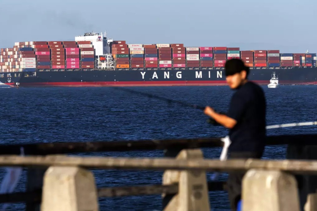 A cargo ship leaves the Port of Los Angeles. With China and the US locked in a strategic competition, tariffs are all but expected. Photo: Los Angeles Times / TNS