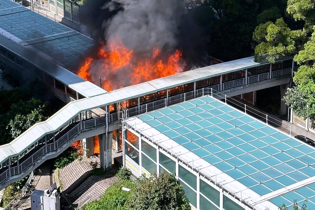 Fire engulfs part of the noise barrier along Cheung Pei Shan Road near Shek Wai Kok Estate, Tsuen Wan. Photo: Handout