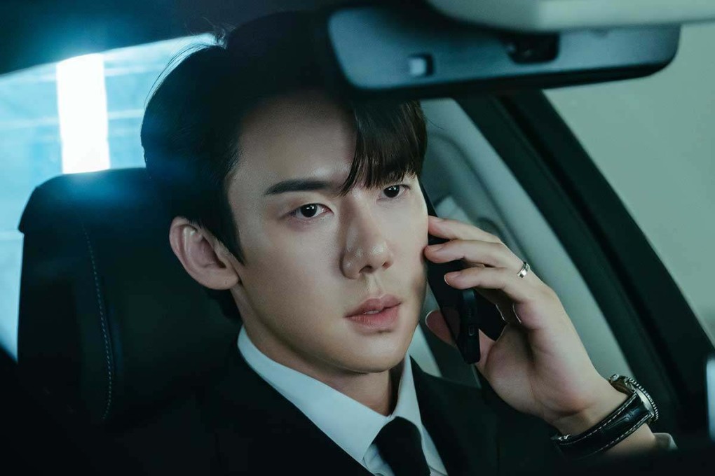 Yoo Yeon-seok as presidential spokesman Baek Sa-eon in a still from Netflix K-drama When the Phone Rings.