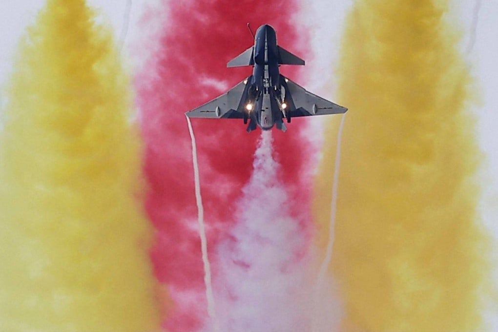 A jet from the Bayi Aerobatic Team performs at the air show in Zhuhai. Photo: Reuters