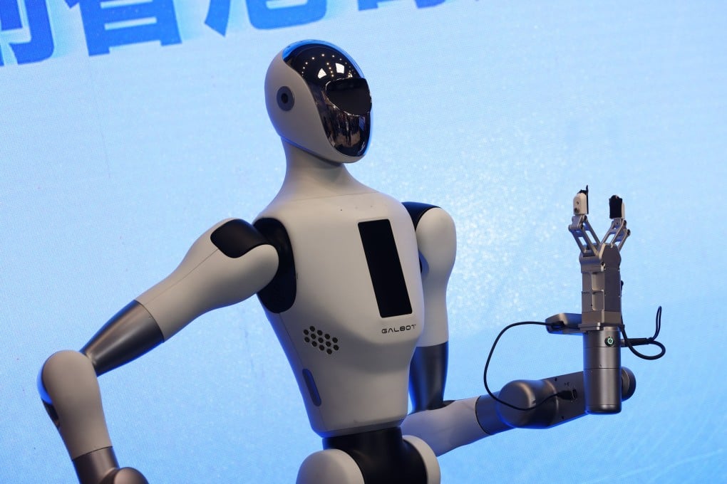 A robot performs in
a demonstration at a launch ceremony for an investment by Hong Kong Investment Corp in Beijing-based Galbot, at Island Shangri-La on July 19, 2024. Photo: Dickson Lee