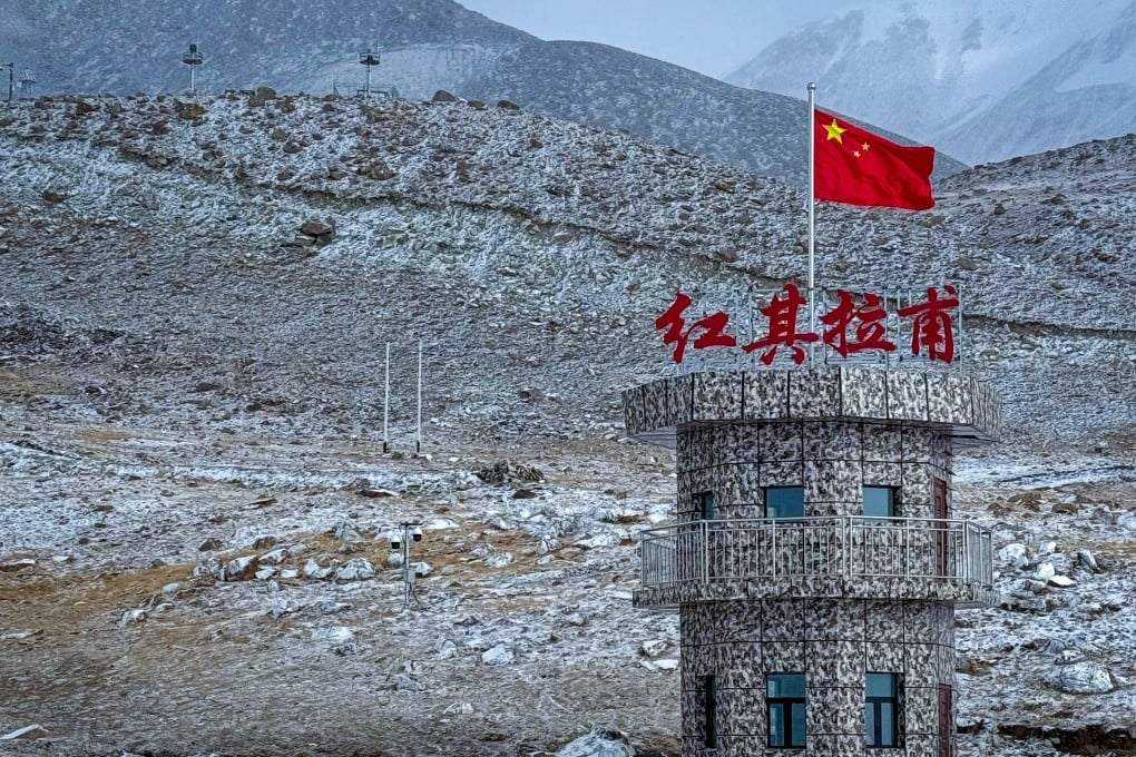 Khunjerab port, the sole border crossing connecting China and Pakistan, will remain open through the winter starting this year. Photo: Weibo/光影小帧