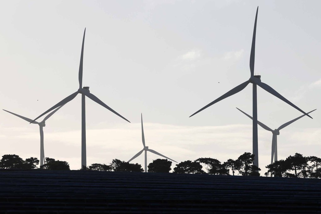 A wind farm near Great Wilbraham, Britain. Photo: EPA-EFE