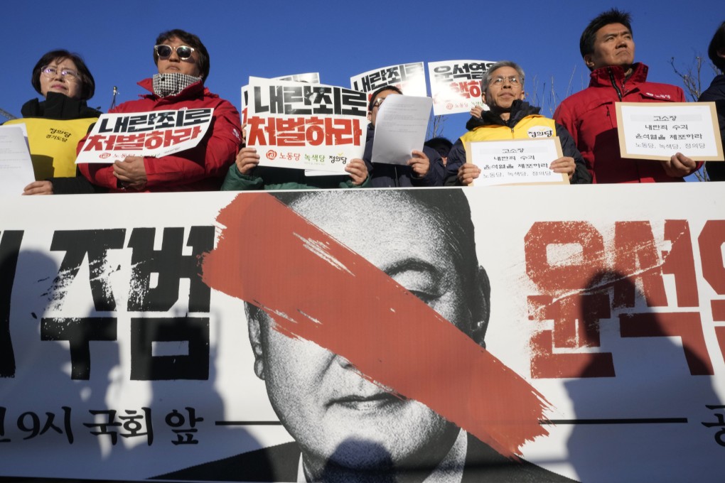 Protesters stage a rally to demand South Korean President Yoon Suk Yeol to step down in Seoul, South Korea on December 4, 2024. Photo: AP
