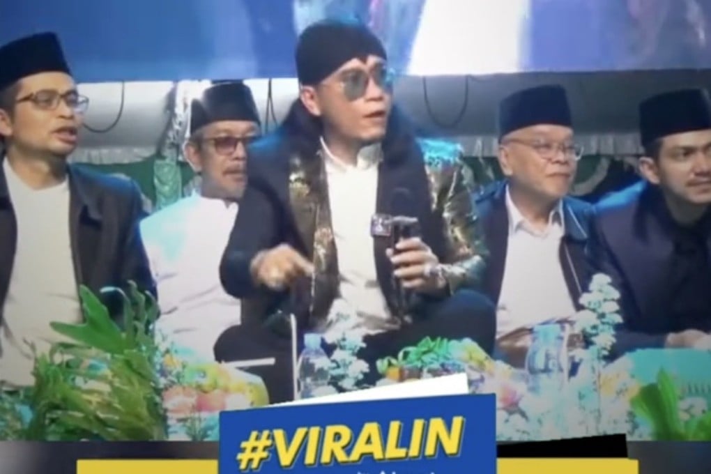 Miftah Maulana Habiburrahman, a cleric from Java, was criticised by Indonesians and Malaysians for scolding an iced tea seller who was selling during his lecture. Photo: PCNU Kabupaten Magelang/YouTube