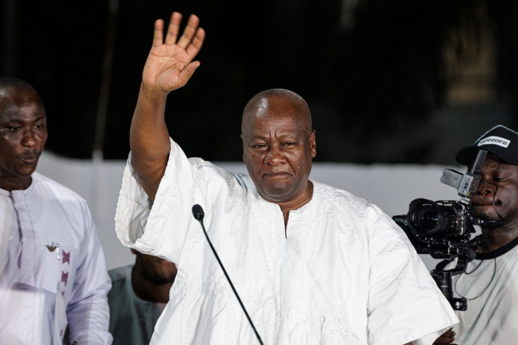 Ghana’s President-elect John Dramani Mahama waves to his supporters. Photo: Reuters