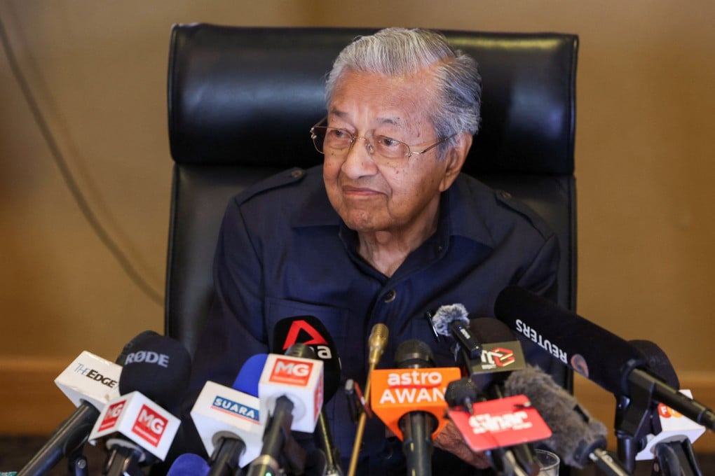 Former Malaysian Prime Minister Mahathir Mohamad holds a press conference at Putrajaya on Tuesday. Photo: Reuters