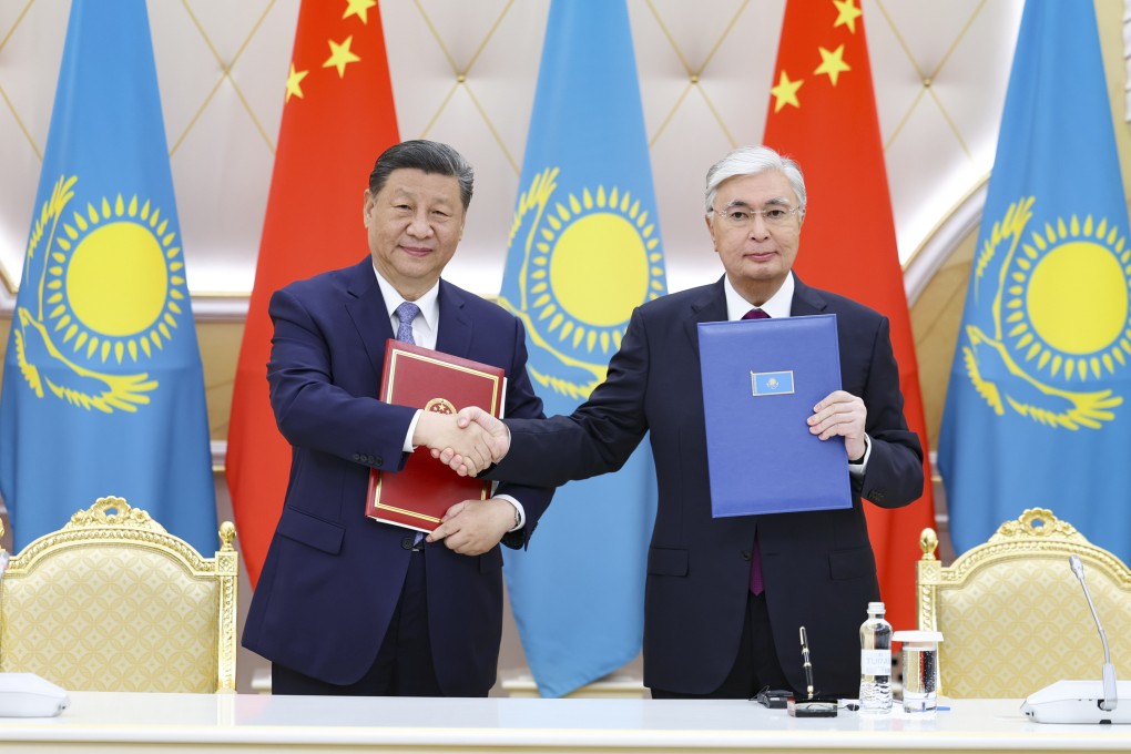 Chinese President Xi Jinping and Kazakh President Kassym-Jomart Tokayev shake hands after signing a joint statement following bilateral talks in Astana, Kazakhstan, on July 3. Photo: Xinhua