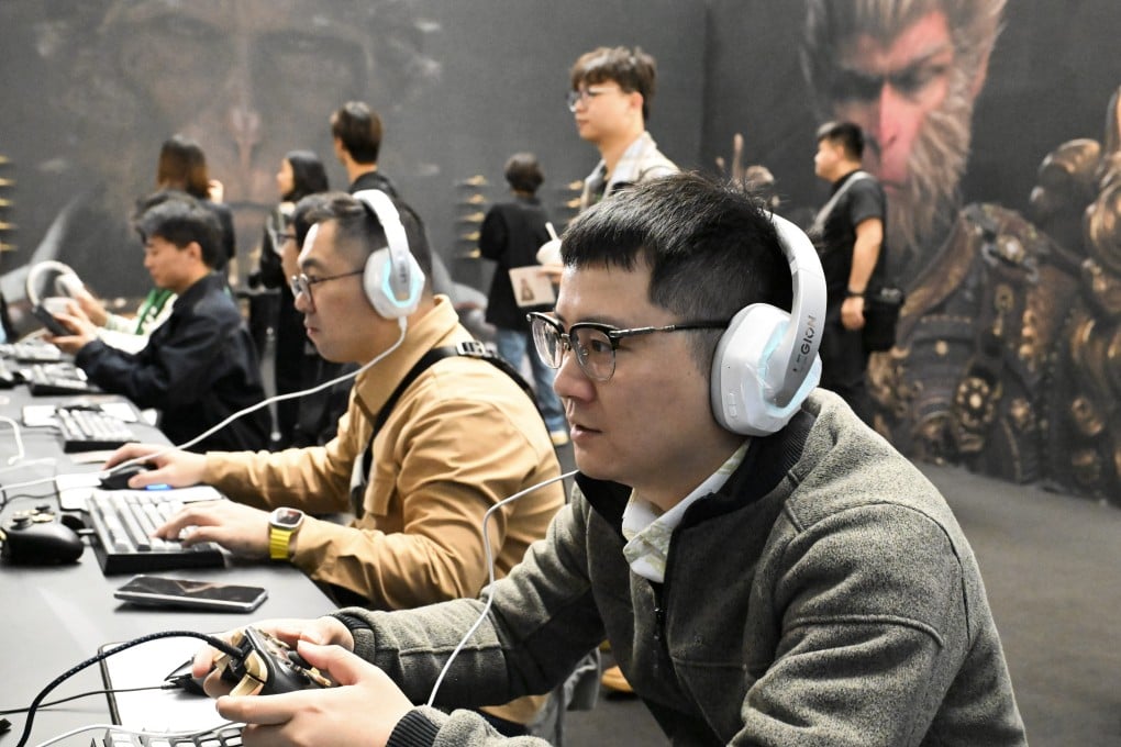 Visitors play the video game Black Myth: Wukong at the Light of Internet Expo in Wuzhen, east China’s Zhejiang Province, Nov. 19, 2024. Photo: Xinhua