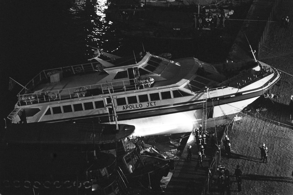 A Hong Kong-Macau Hydrofoil Company catamaran cruised at full speed into the Yau Ma Tei Typhoon Shelter on December 15, 1989. Photo: SCMP