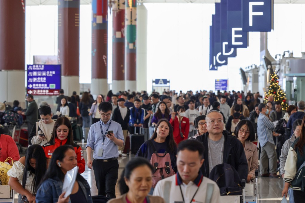 About 200,000 daily air travellers are expected in Hong Kong over the Christmas holiday, according to the Airport Authority. Photo: Nora Tam