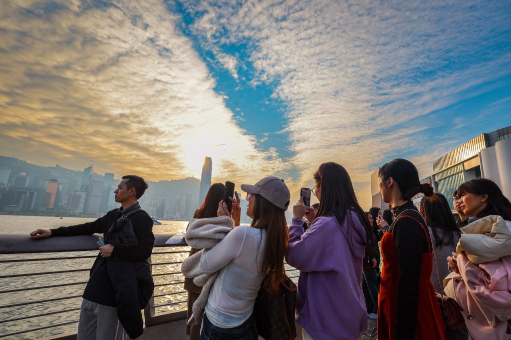 The Observatory has attributed the cool weather along the coast of Guangdong province to a “strong” northeast monsoon. Photo:  Dickson Lee