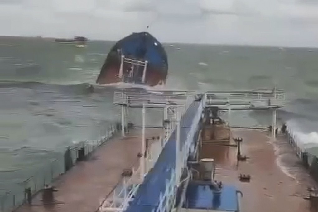 Russian Tanker Splits In Storm, Spilling Oil Into Kerch Strait Off ...