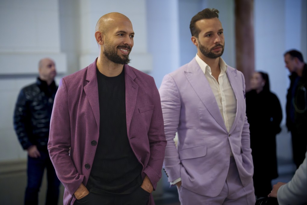 Andrew Tate (left) with his brother Tristan at the Court of Appeals building in Bucharest, Romania, on December 10. Photo: AP