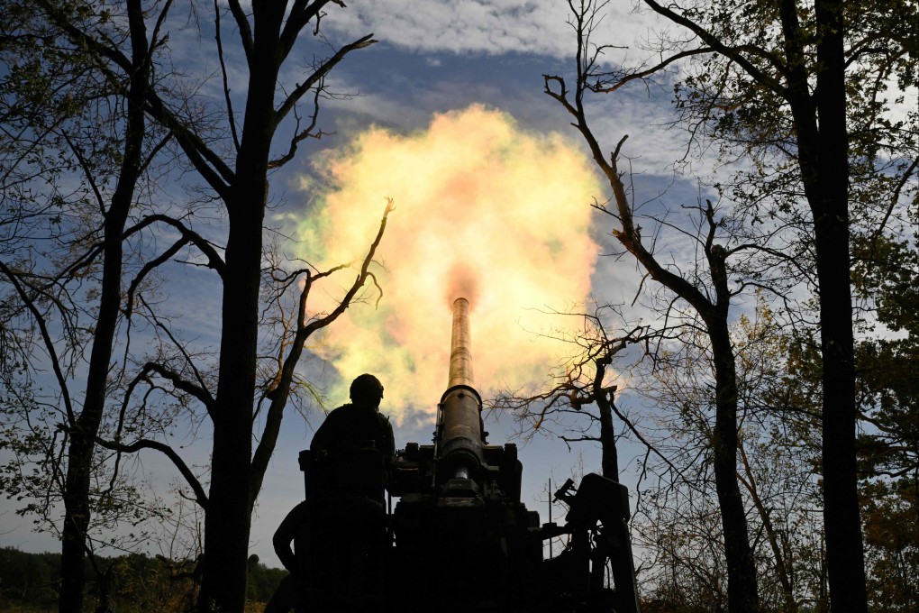 Ukrainian servicemen fire a 2S7 Pion self-propelled cannon towards Russian positions in the Donetsk region in September. Photo: AFP