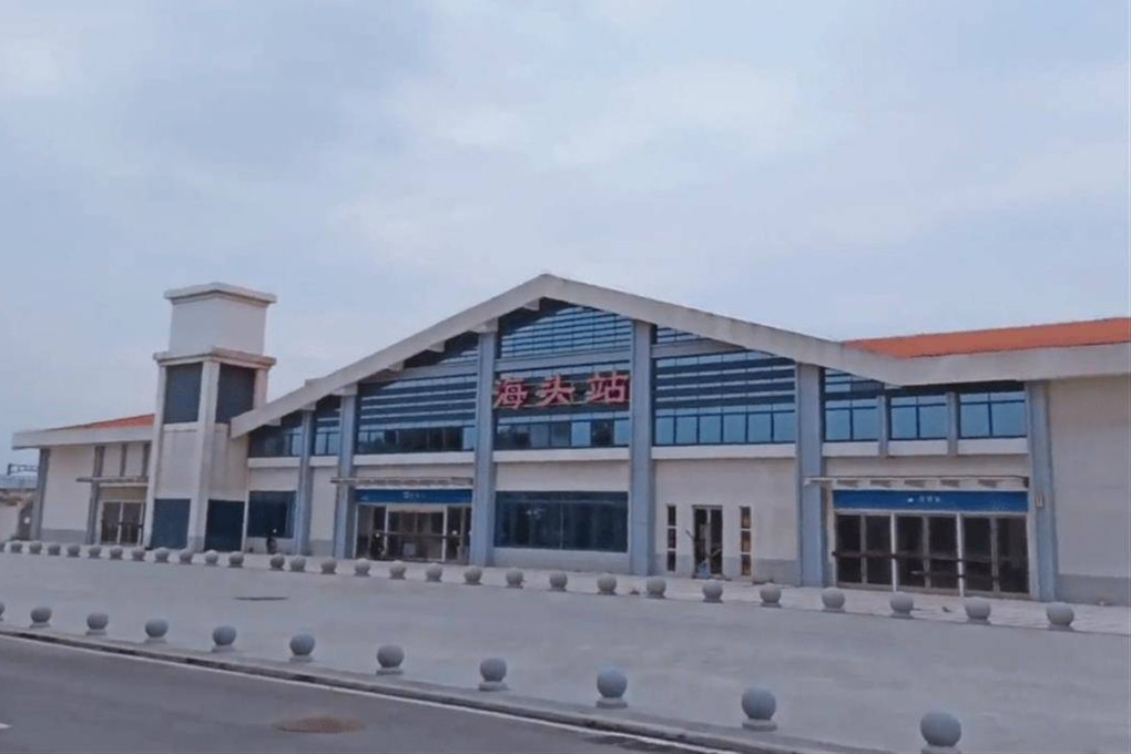 The Haitou high-speed-railway station in Danzhou, Hainan province, opened in December last year after remaining idle for eight years. Photo: Weibo