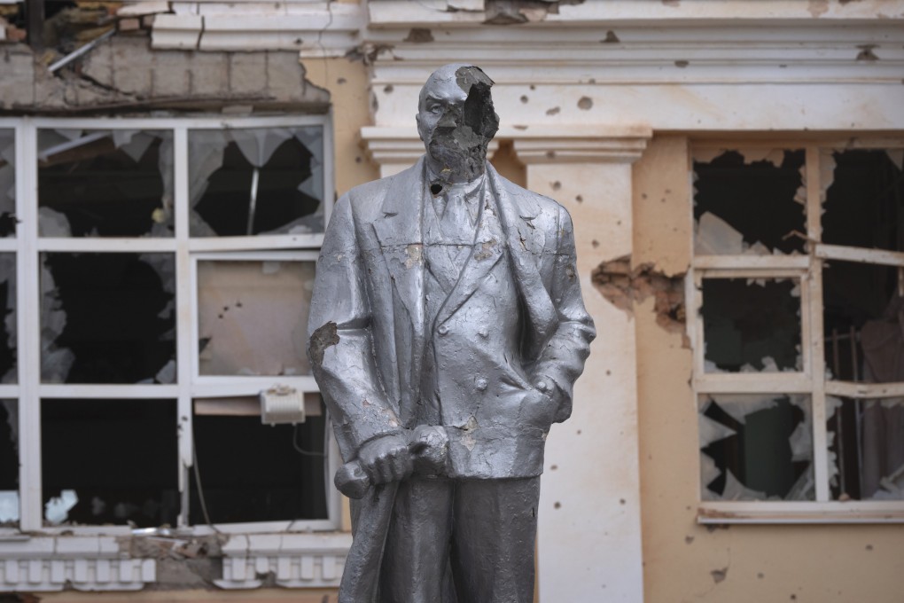 A damaged monument to Soviet founder Vladimir Lenin in Sudzha, Kursk region, Russia in August. File photo: AP Photo