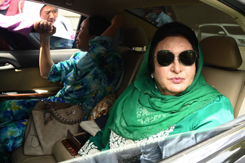 Rosmah Mansor (right), wife of Malaysia’s jailed former prime minister Najib Razak, and their daughter Nooryana Najwa (left) leave the federal court in Putrajaya on March 31, 2023. Photo: AFP