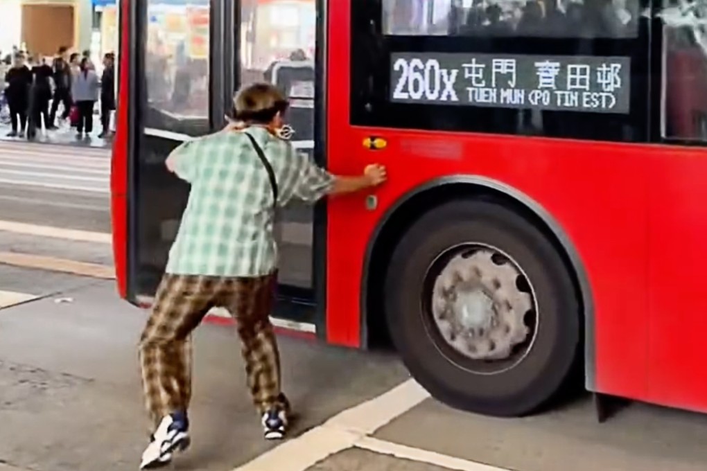 Online footage shows a man running up to a double-decker bus in Tsim Sha Shui. Photo: Handout