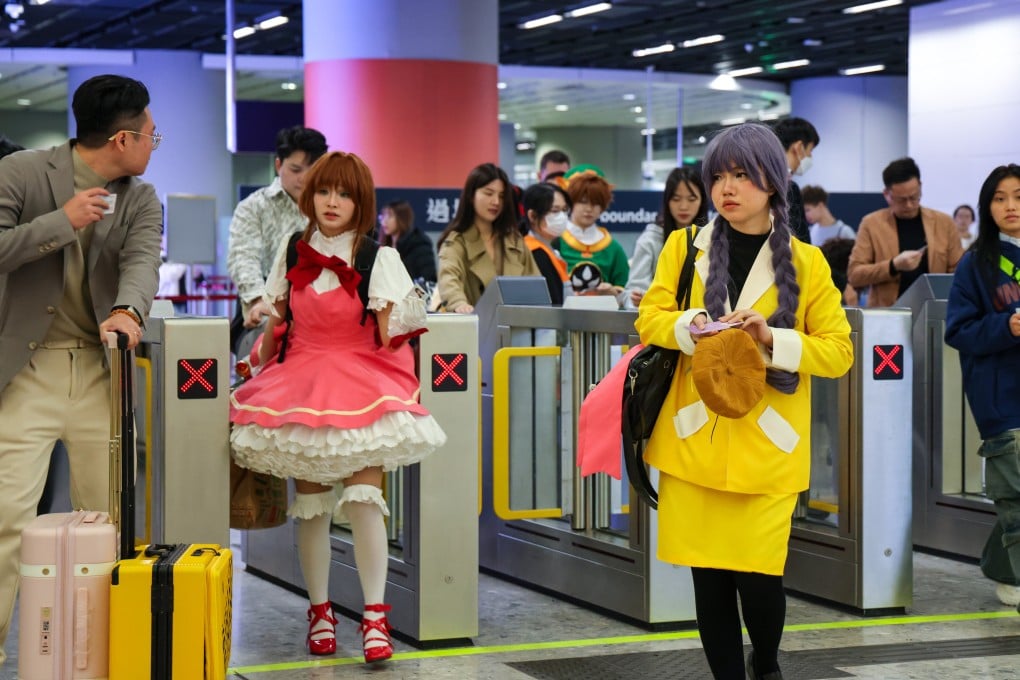 Visitors at the arrival hall of West Kowloon railway station on New Year’s Eve. Photo: Jelly Tse