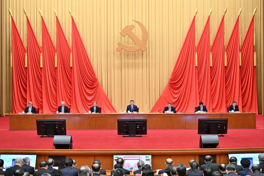 Corruption is the “biggest threat” facing the Communist Party, Chinese President Xi Jinping (centre) said on Monday at a meeting of the Central Commission for Discipline Inspection in Beijing. Photo: Xinhua
