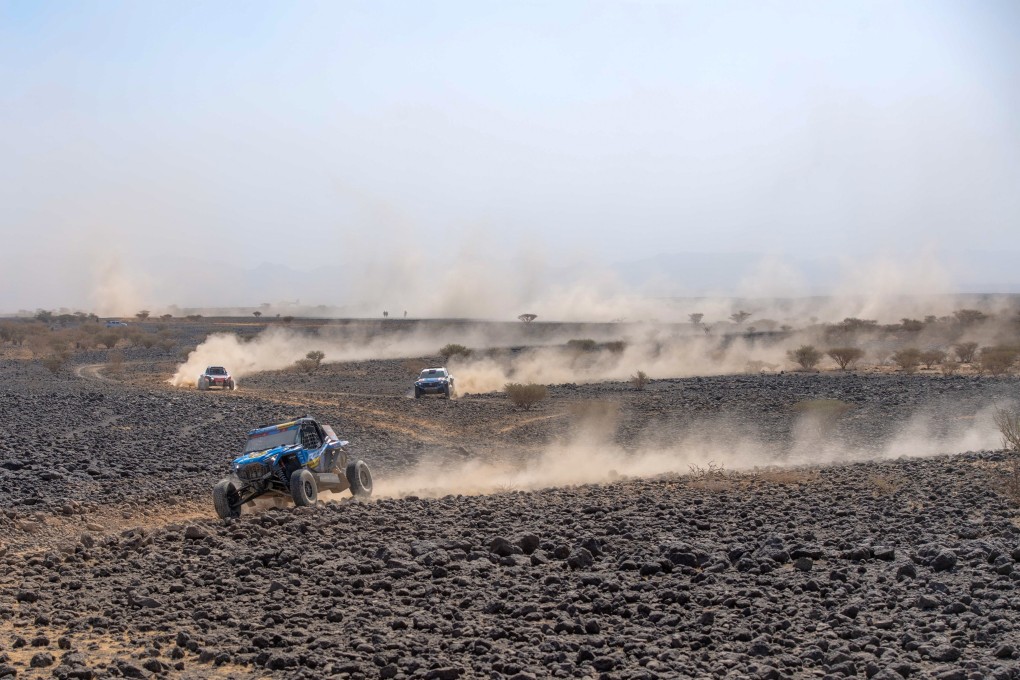 Vehicles compete in the third stage of the 2025 Dakar Rally, from Bisha to Al Henakiyah, Saudi Arabia. Photo: EPA-EFE