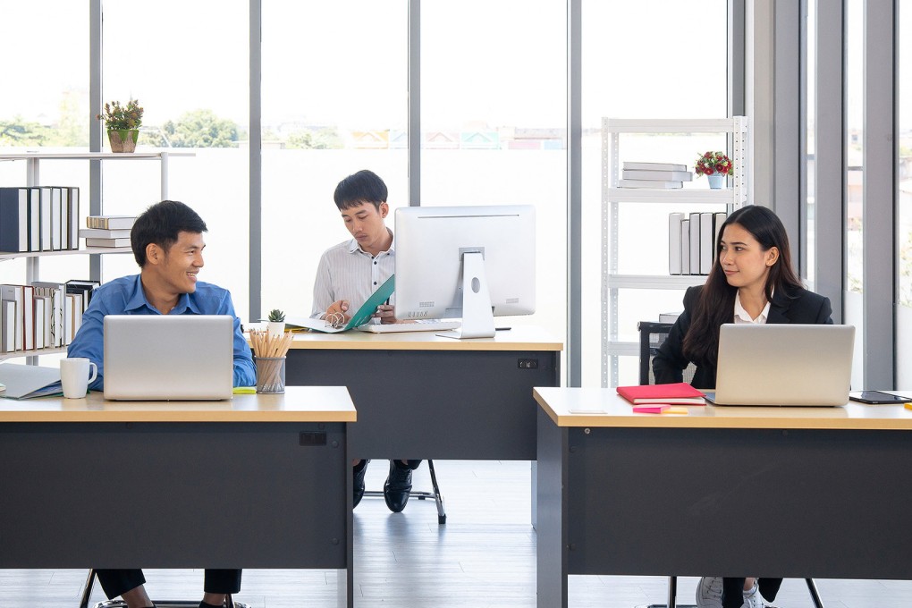 A company in China is offering fake office space and lunch at a price so people can pretend to be at work to hide their unemployment from their families. Photo: Shutterstock
