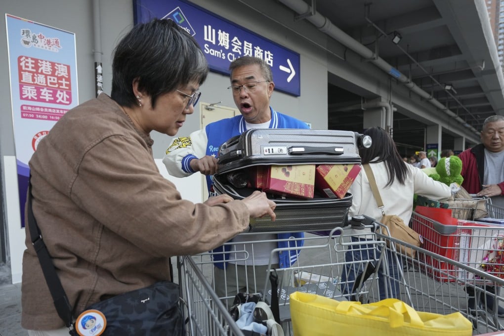 Hongkongers will soon be able to use FPS for for daily expenses across the border. Photo: Eugene Lee