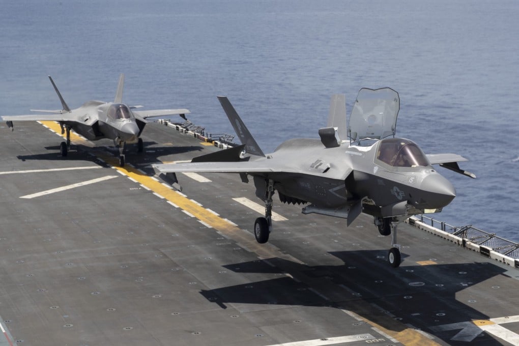 An F-35B Lightning II aircraft lands aboard a US aircraft carrier. Photo: US Navy