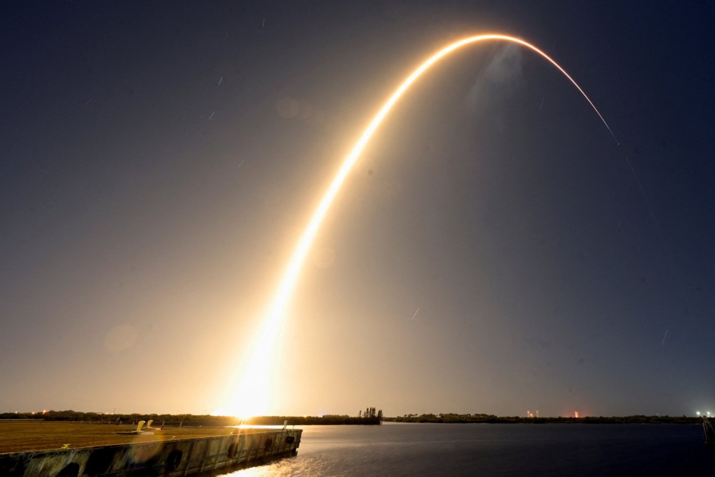 A SpaceX Falcon 9 rocket launches carrying two lunar landers. Photo: Reuters