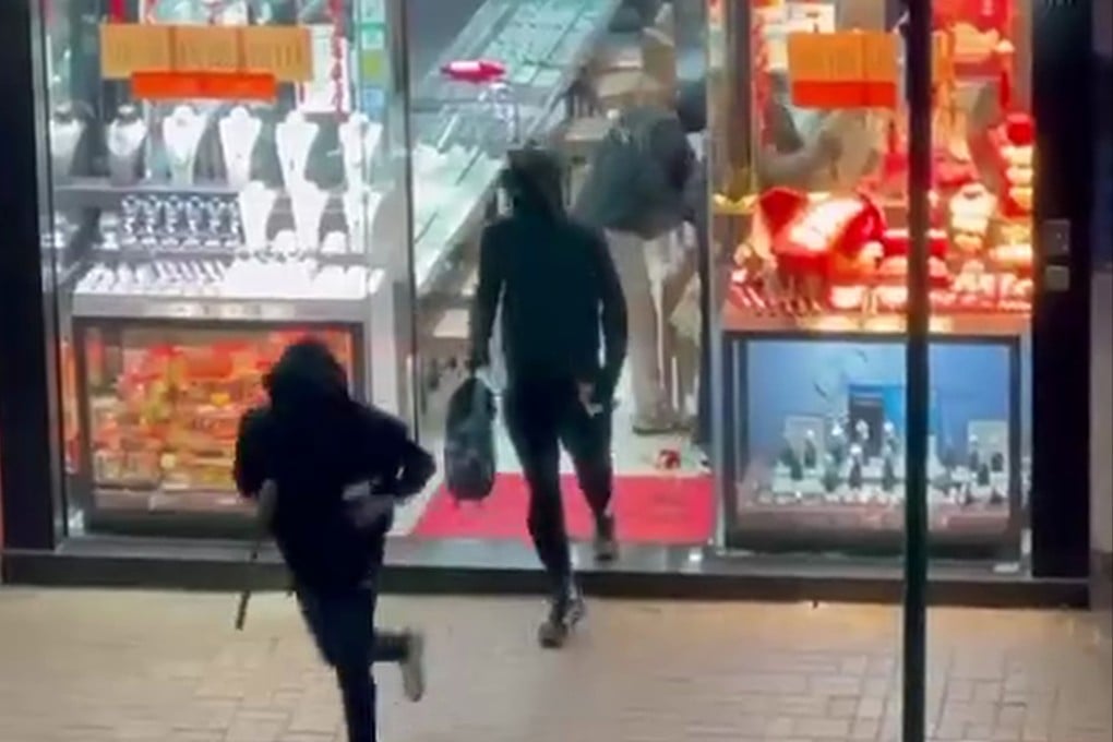 Four armed robbers stormed a Hong Kong jewellery store on Wednesday night. Photo: Handout