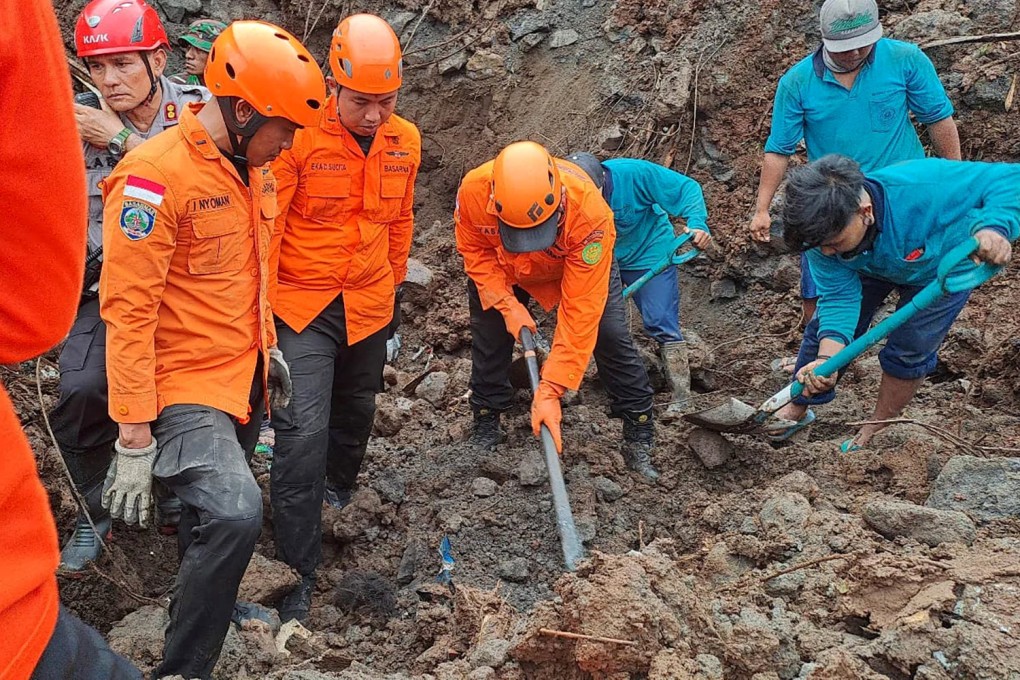 A crew conducts rescue operation after landslides hit Denpasar, Bali, Indonesia on January 20, 2025. Photo: Indonesia’s National Search and Rescue Agency/Xinhua