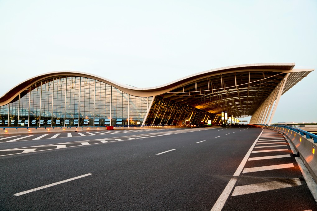 The accident happened as the coach was on the way to the Shanghai Pudong International Airport. Photo: Shutterstock