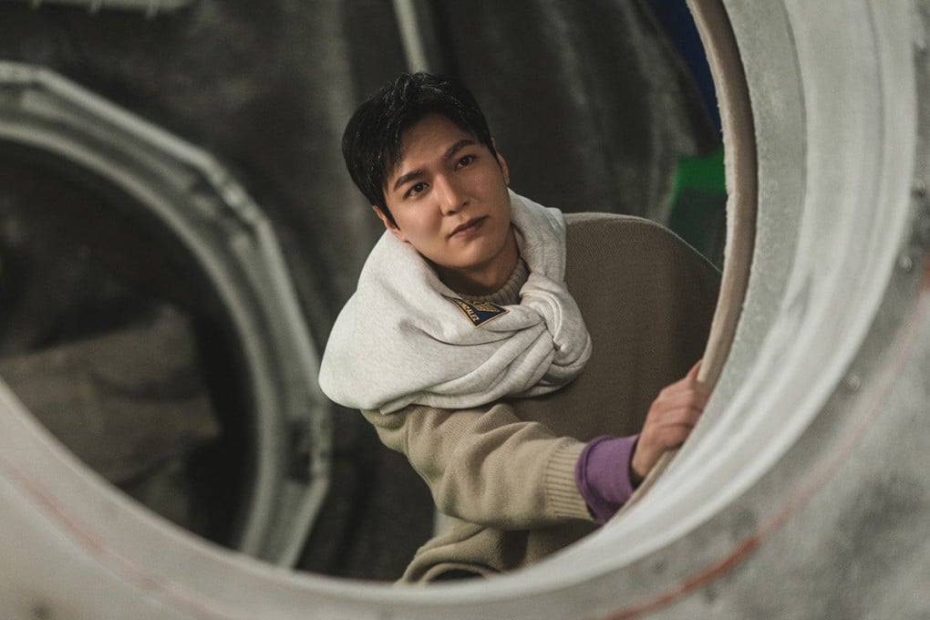 Lee Min-ho as space tourist Gong Ryong in a still from Netflix K-drama When the Stars Gossip.