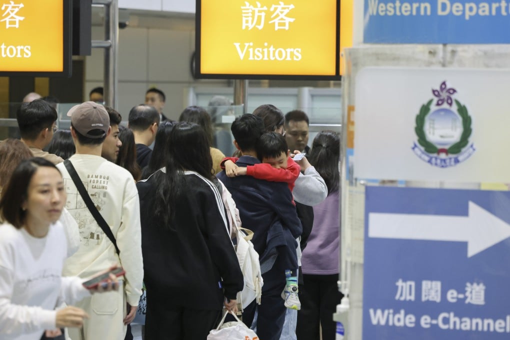 The baby girl lost consciousness at the Lo Wu control point in Ta Kwu Ling. Photo: Nora Tam